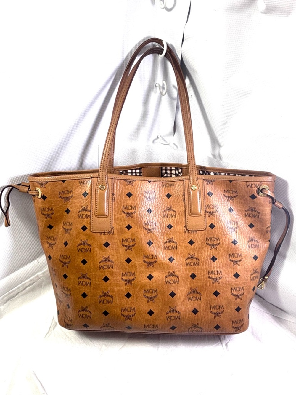 MCM Liz Reversible MD Tote. Cognac/Gold. - Picture 5 of 17